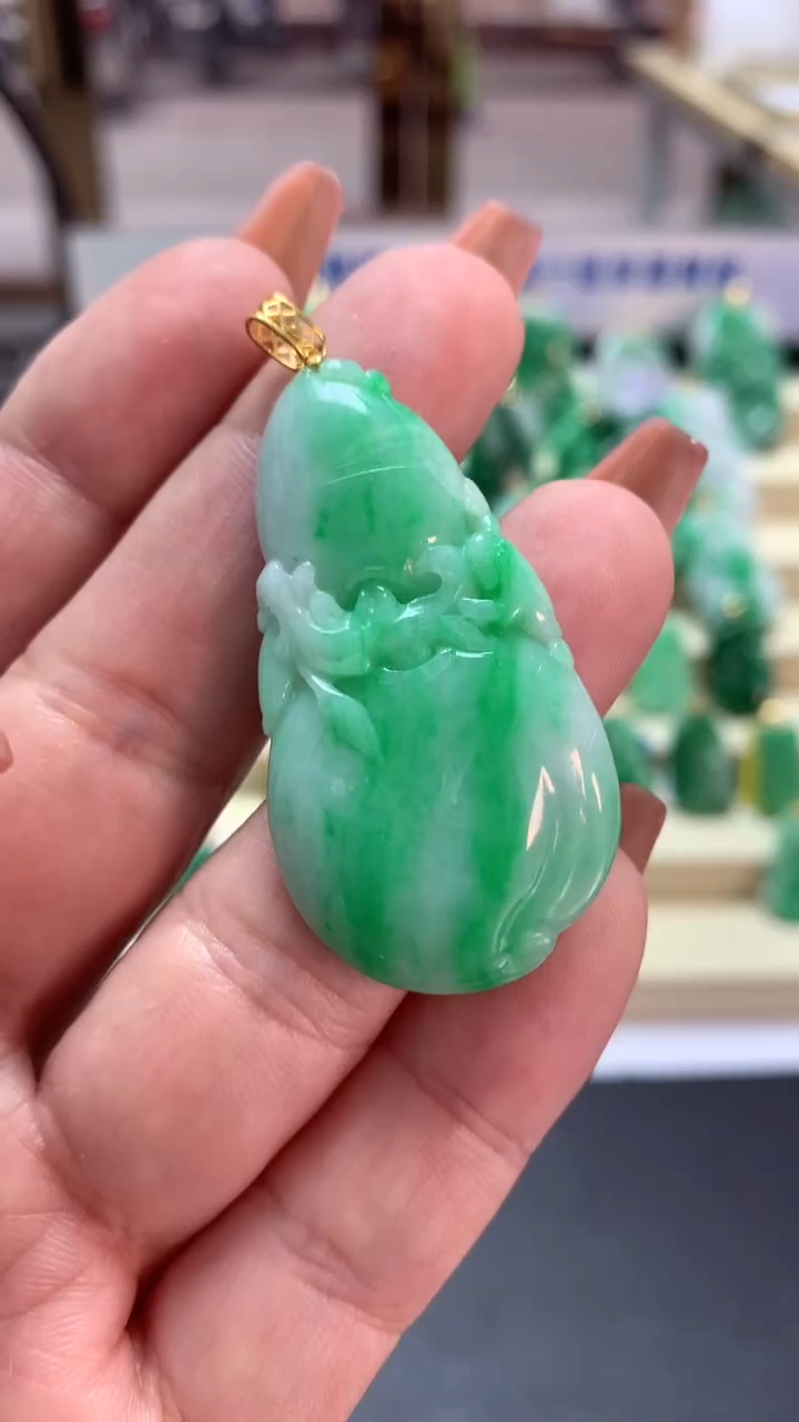 【闪购商品】翡翠吊坠(不含链)18K金镶嵌挂件