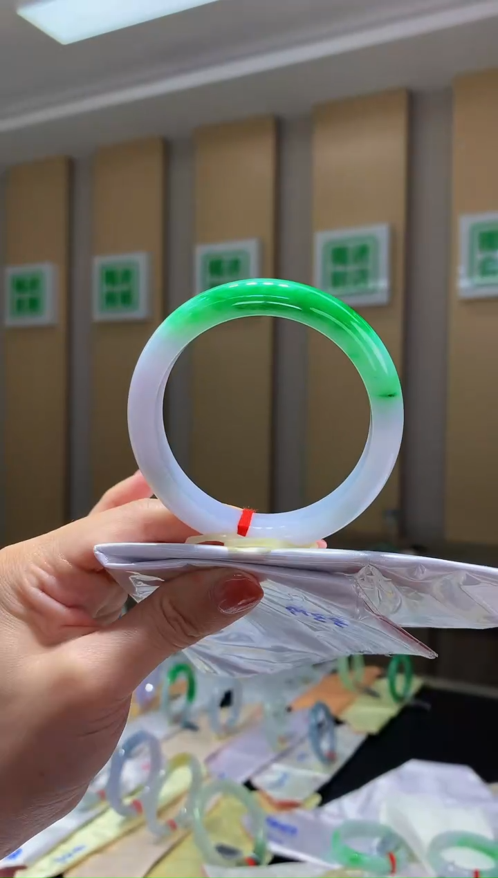 未镶嵌手镯翡翠-Q45 圈口58.3 全款33万 定金2万