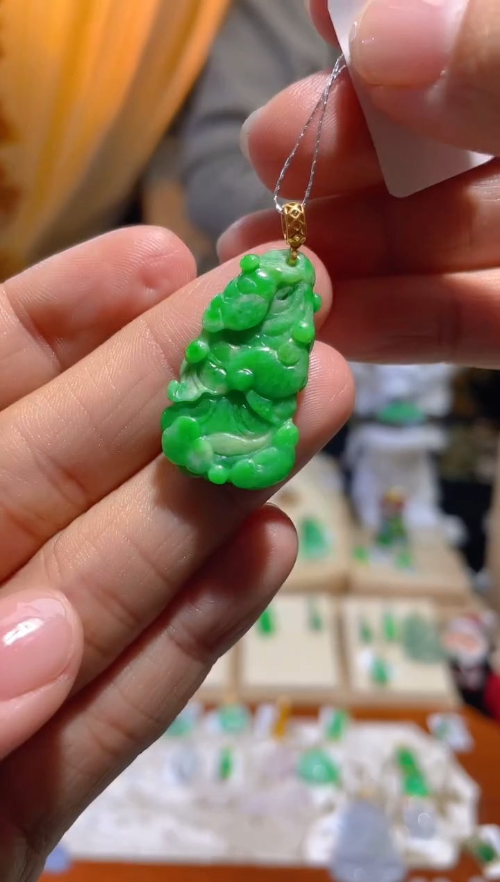 【闪购商品】翡翠颈饰18K金镶嵌假一赔三