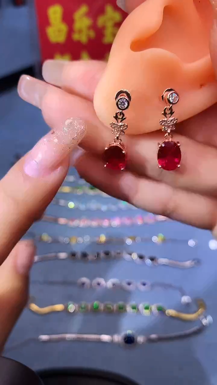 【闪购商品】红宝石耳饰银S925镶嵌1111