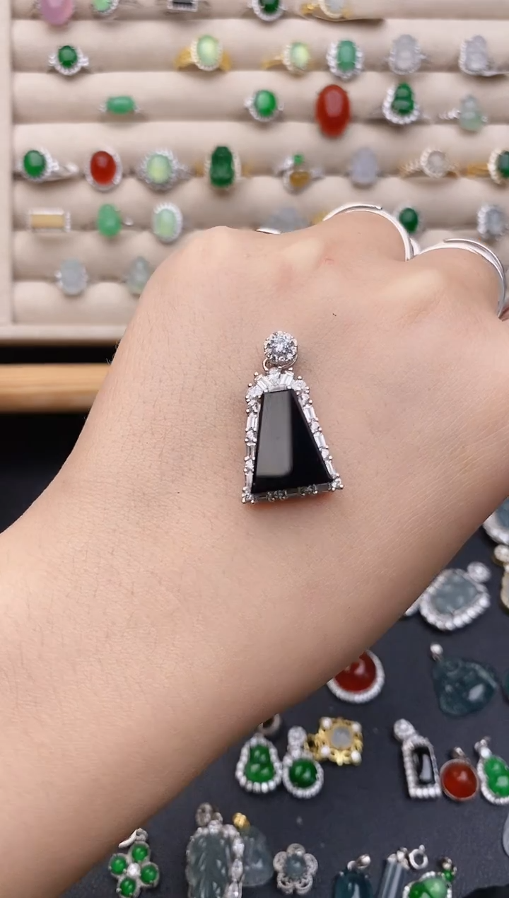 吊坠(赠链)银S925镶嵌翡翠0