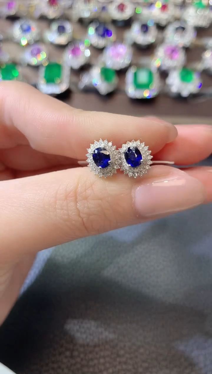 【闪购商品】蓝宝石耳饰18K金镶嵌D103