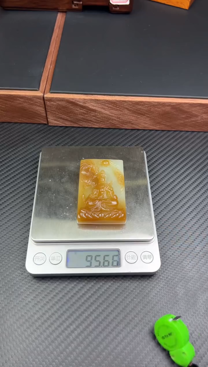【闪购商品】和田玉吊坠(赠链)未镶嵌若羌微色差