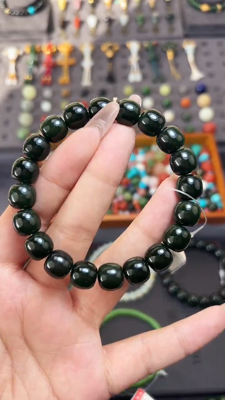 未镶嵌和田玉挂件11mm碧玉老型手串