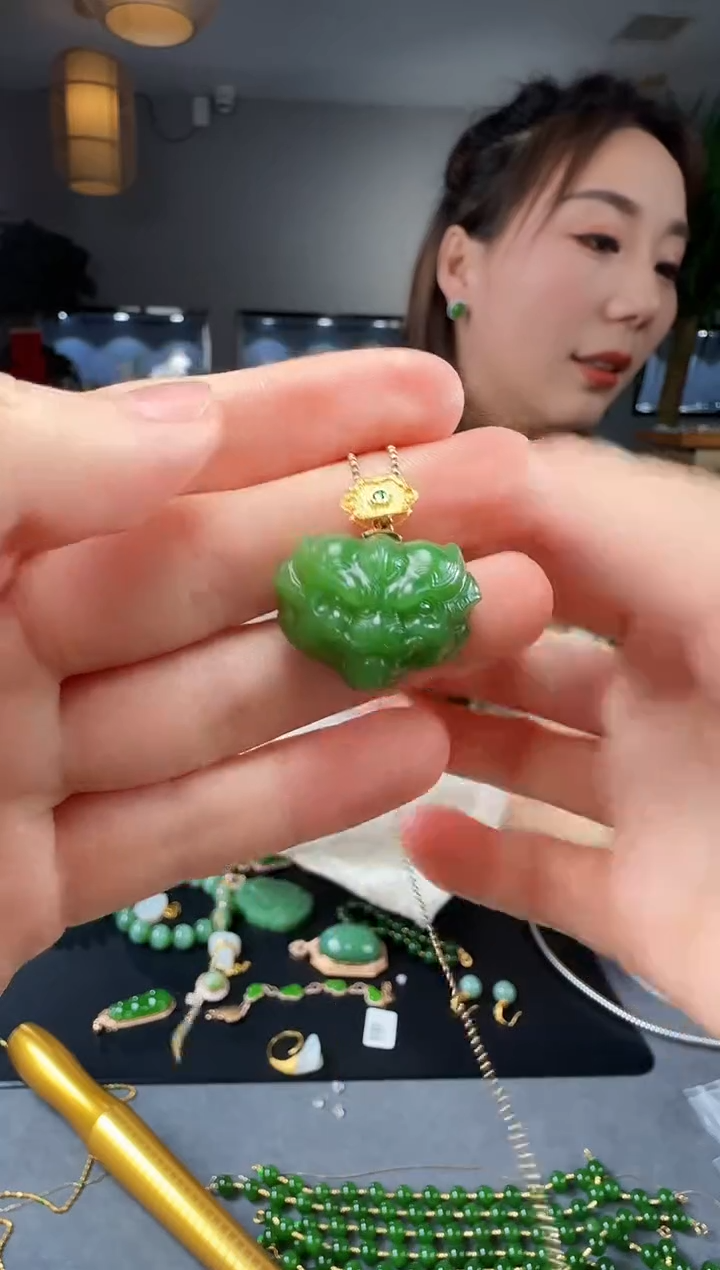【闪购商品】和田玉吊坠(不含链)18K金镶嵌1