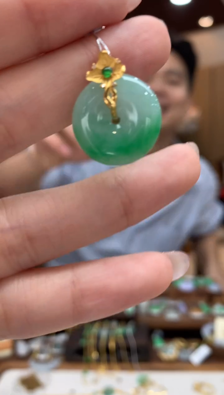 翡翠18K金镶嵌吊坠(不含链)平安扣