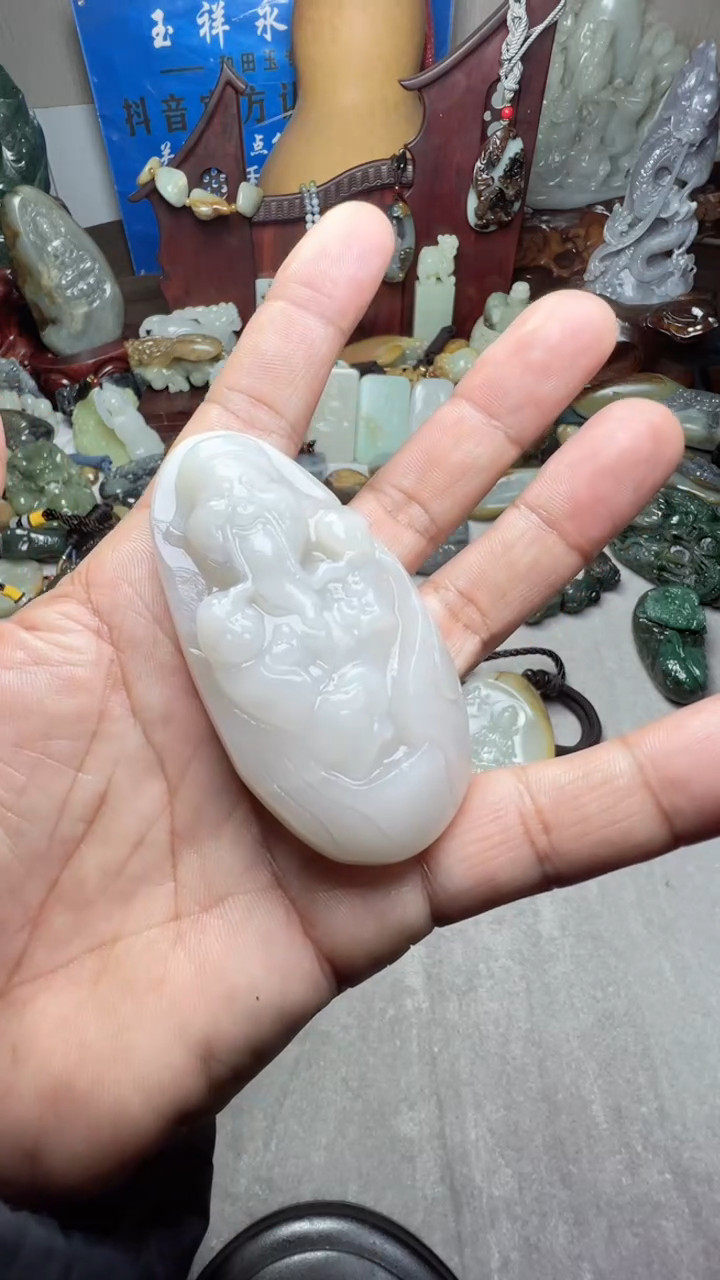 【闪购商品】和田玉把件未镶嵌-有裂 
