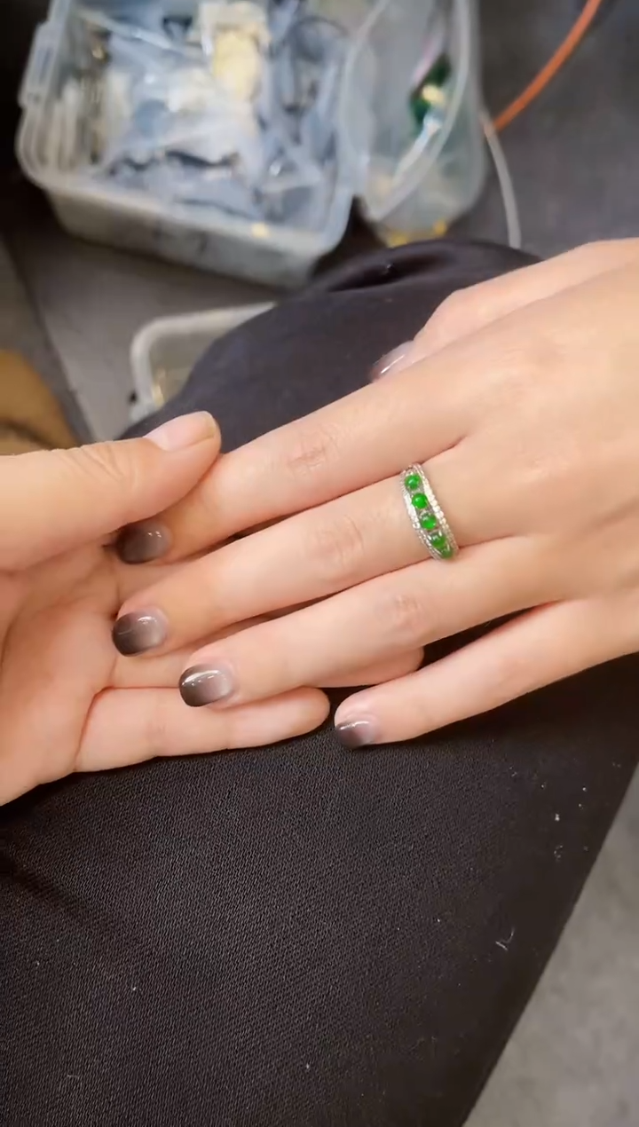 【闪购商品】翡翠戒指银S925镶嵌排戒