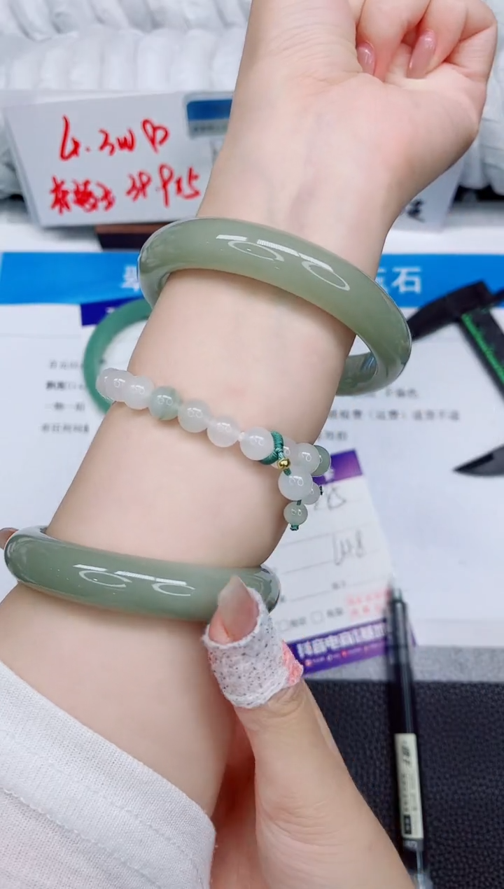 石英质玉手镯未镶嵌295-64.8