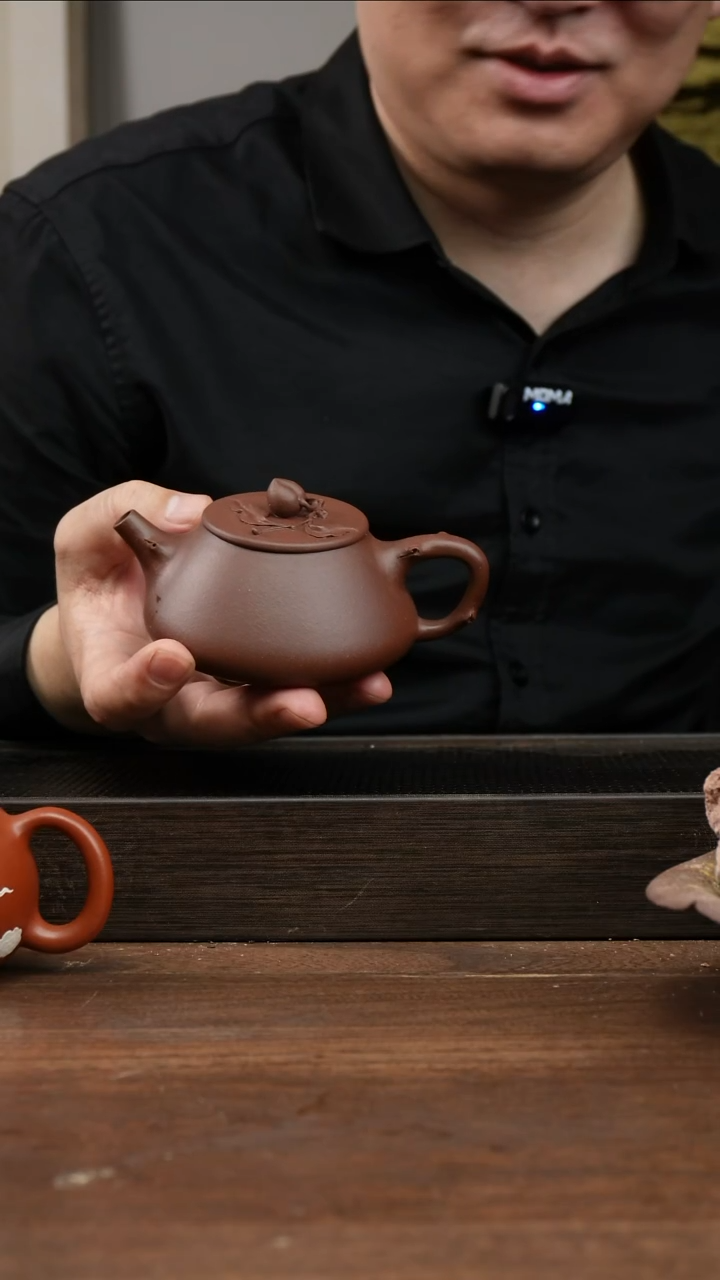 茶杯紫砂笑***?紫泥上合桃石瓢     180CC  