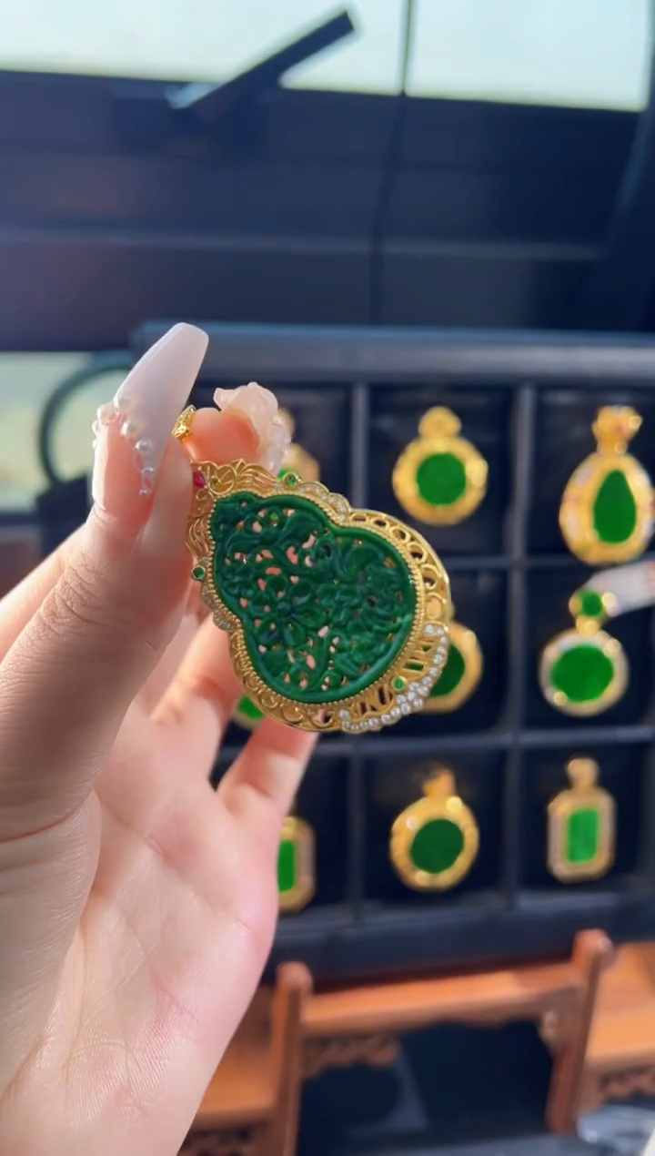 【闪购商品】翡翠吊坠(不含链)银S925镀金镶嵌天然缅甸翡翠A货吊坠