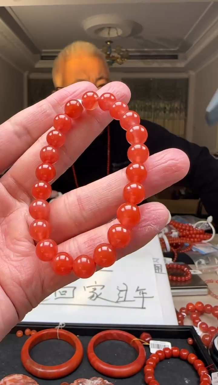 【闪购商品】南红玛瑙8mm保山手串圆珠未镶嵌多样性发一件