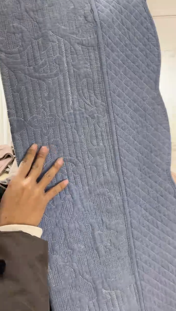 棉65*240纯棉床盖14号脏迹微瑕