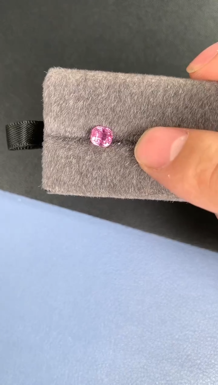 【闪购商品】彩色蓝宝石裸石未镶嵌一粒1.01卡斯里兰卡无烧