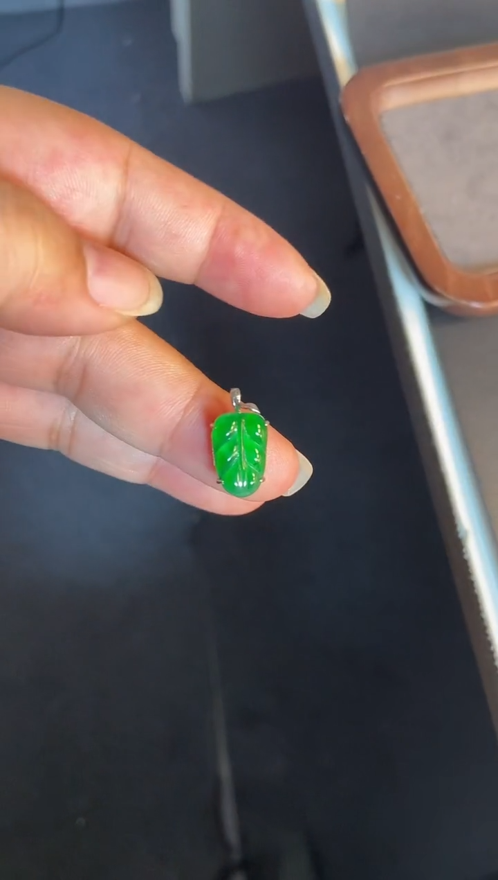 吊坠(不含链)银S925镶嵌翡翠1