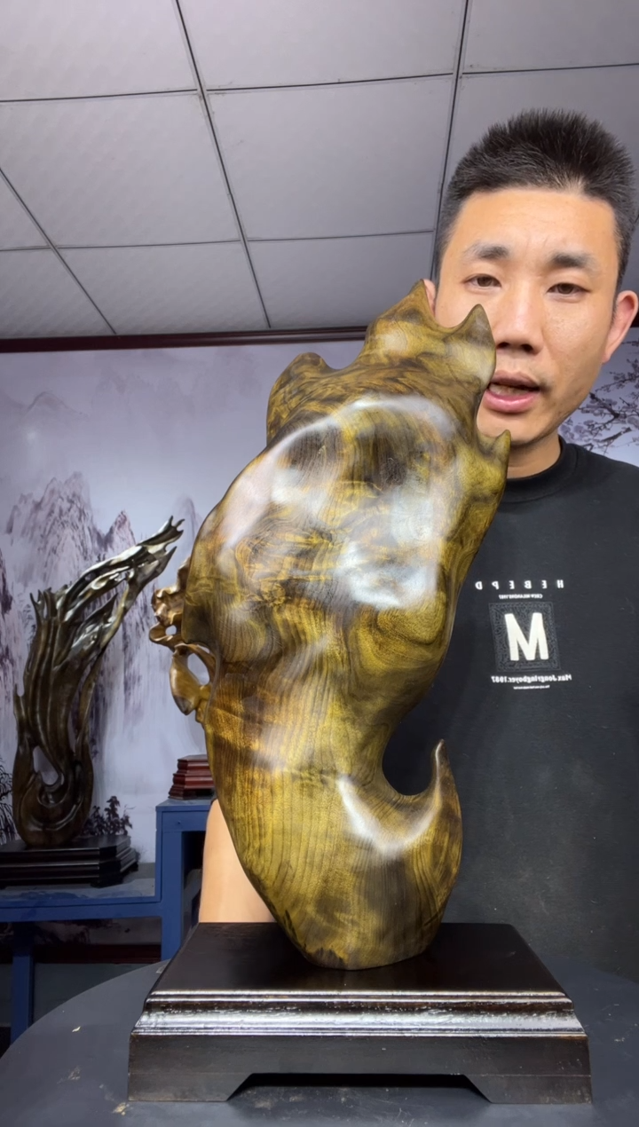 金丝楠木雕款w*哥金丝楠木工艺品摆件