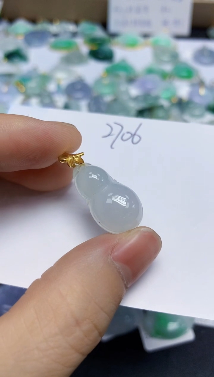 翡翠未镶嵌颈饰天然缅甸翡翠A货