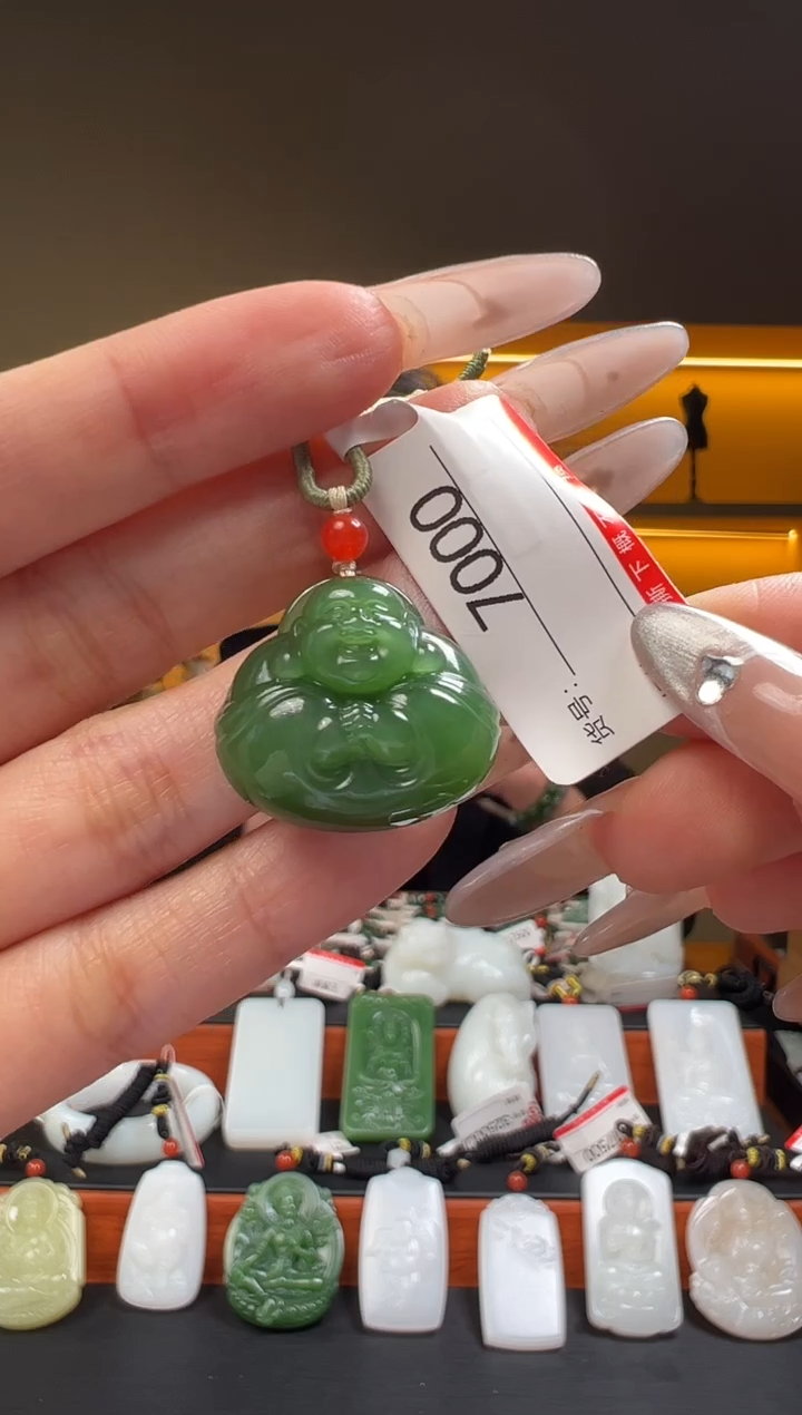 颈饰未镶嵌和田玉1