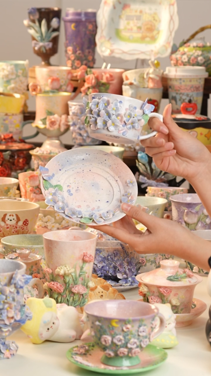 摆件陶景德镇釉下彩手绘设计师款陶瓷