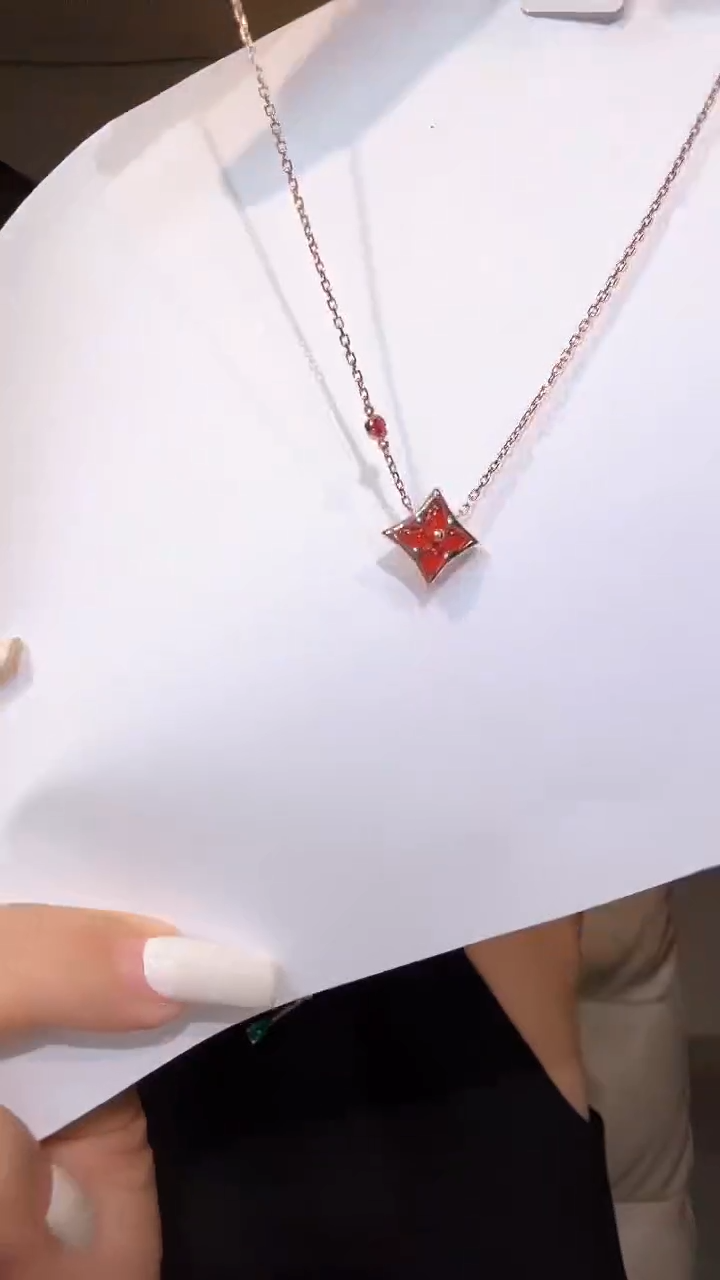 18K金镶嵌项链玛瑙/玉髓老花项链