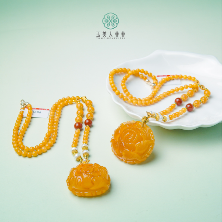 石惑珠宝+蜜蜡花开富贵吊坠约40*36mm/多样性发一赠链