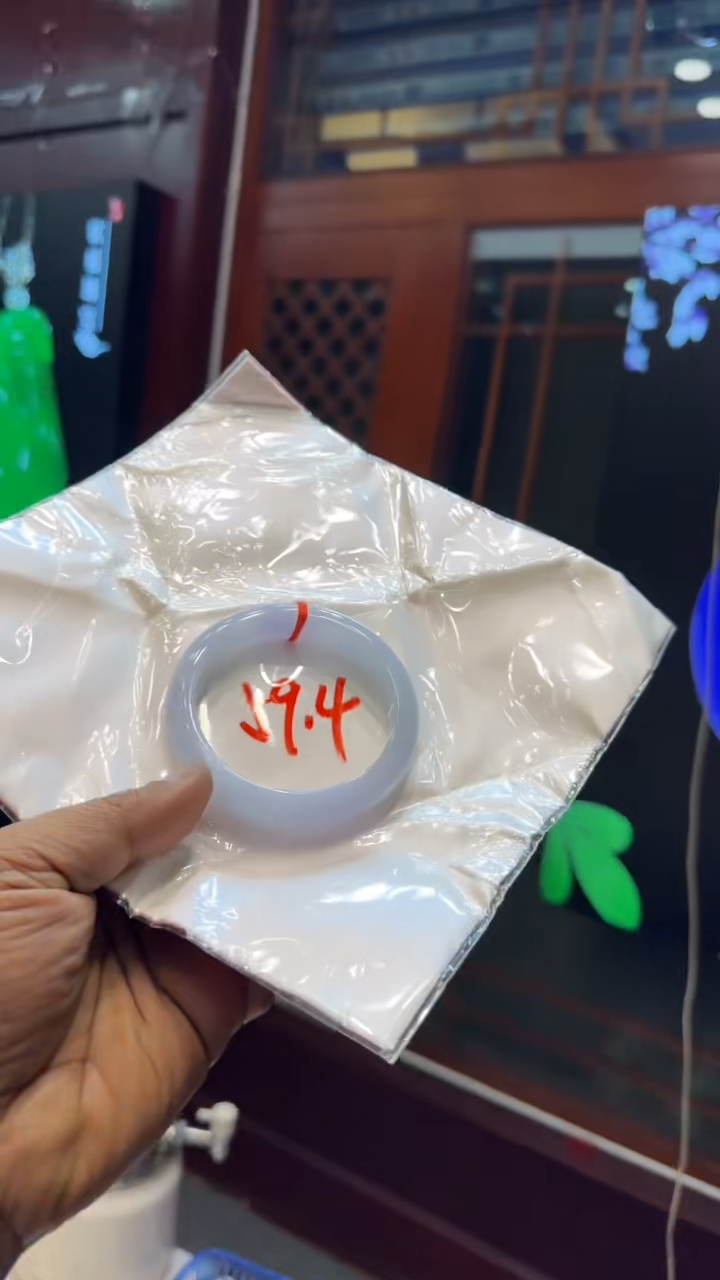 未镶嵌手镯翡翠手镯