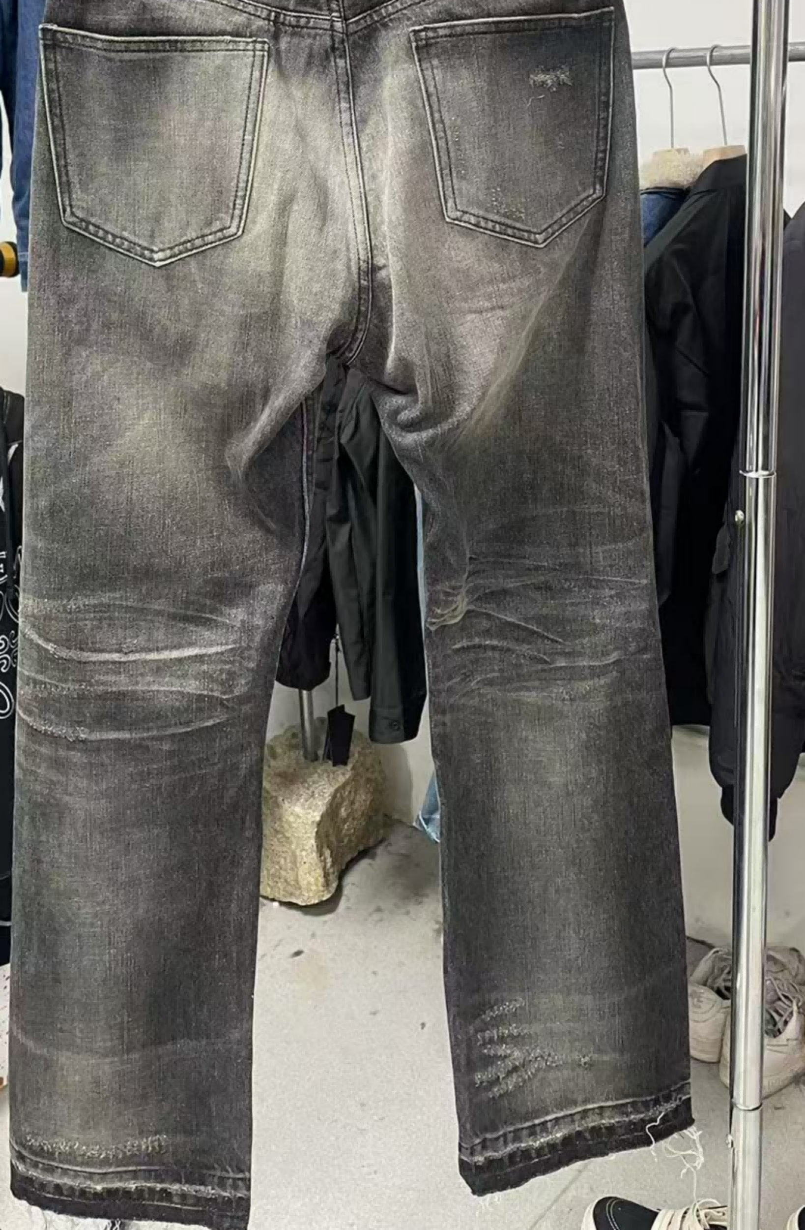 【临时系列】黑色破洞牛仔裤