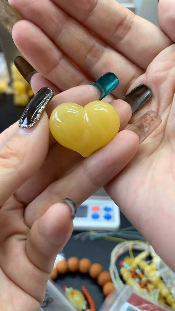 未镶嵌琥珀珠宝奇石2515