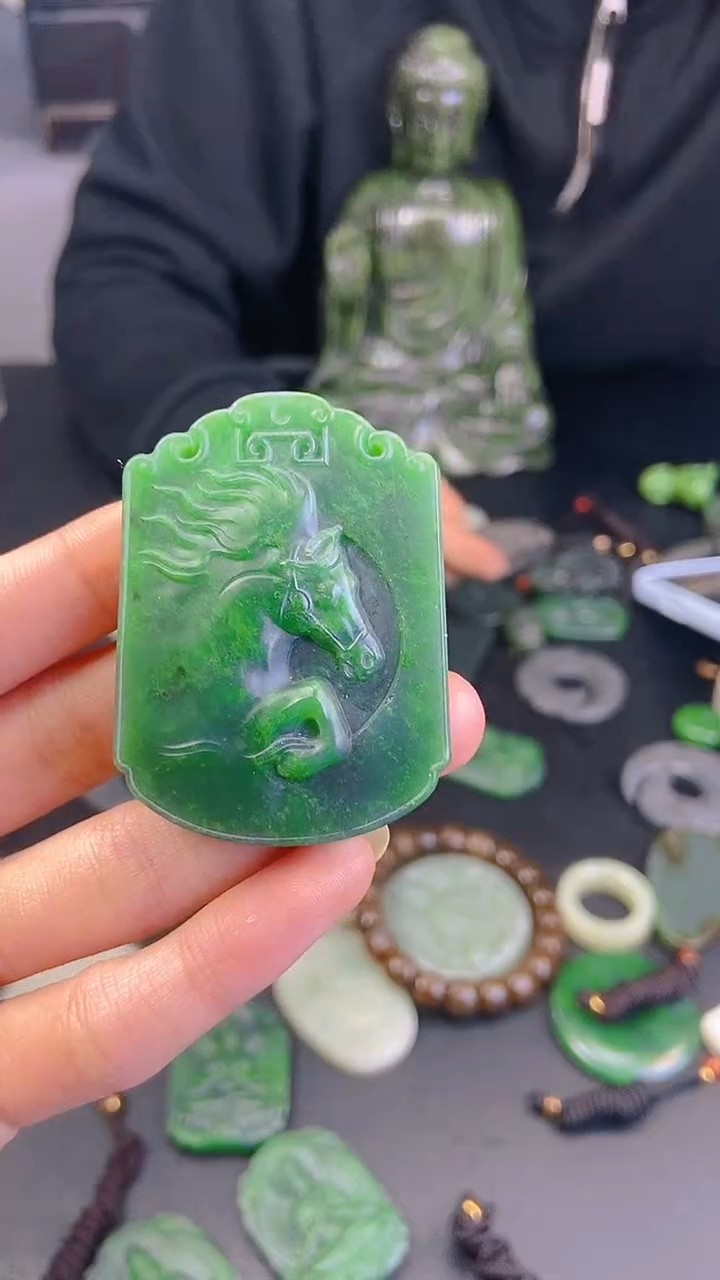 颈饰未镶嵌和田玉1