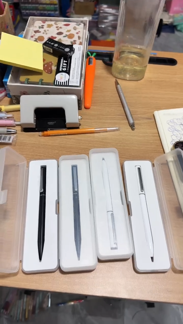 黑杆2支+白杆2支旋转金属笔