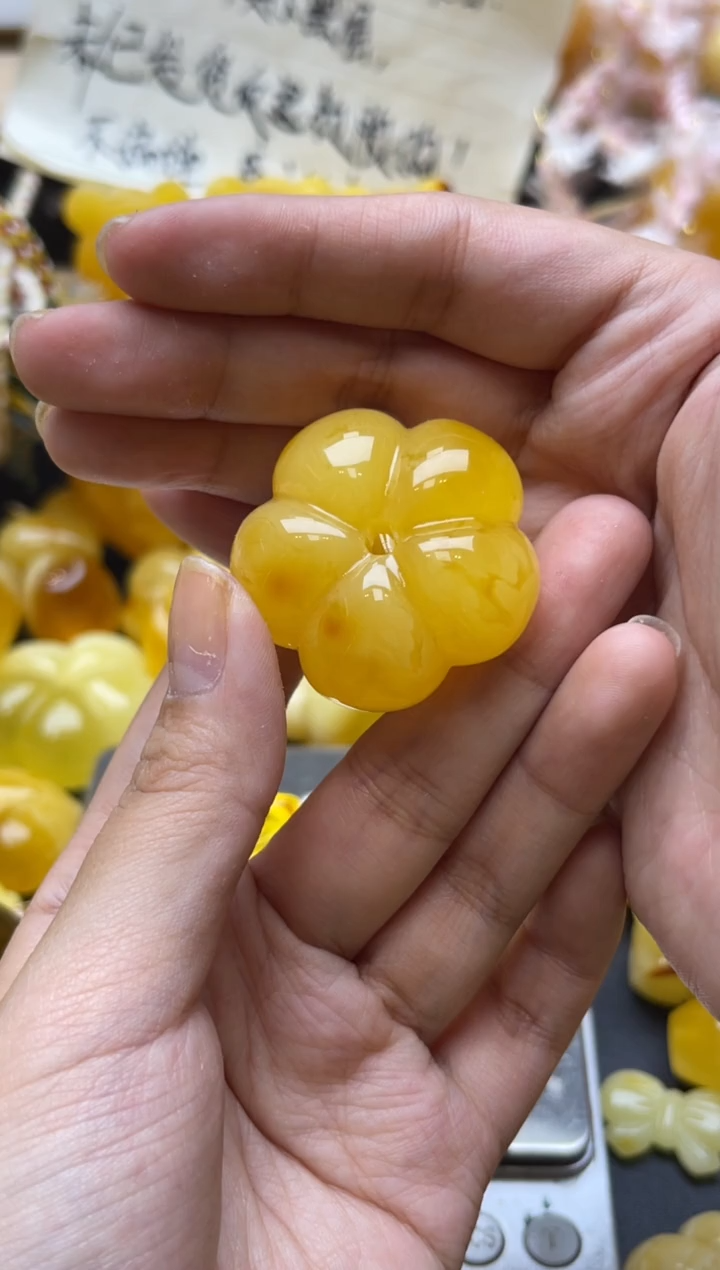 琥珀未镶嵌珠宝奇石085琥珀蜜蜡微瑕