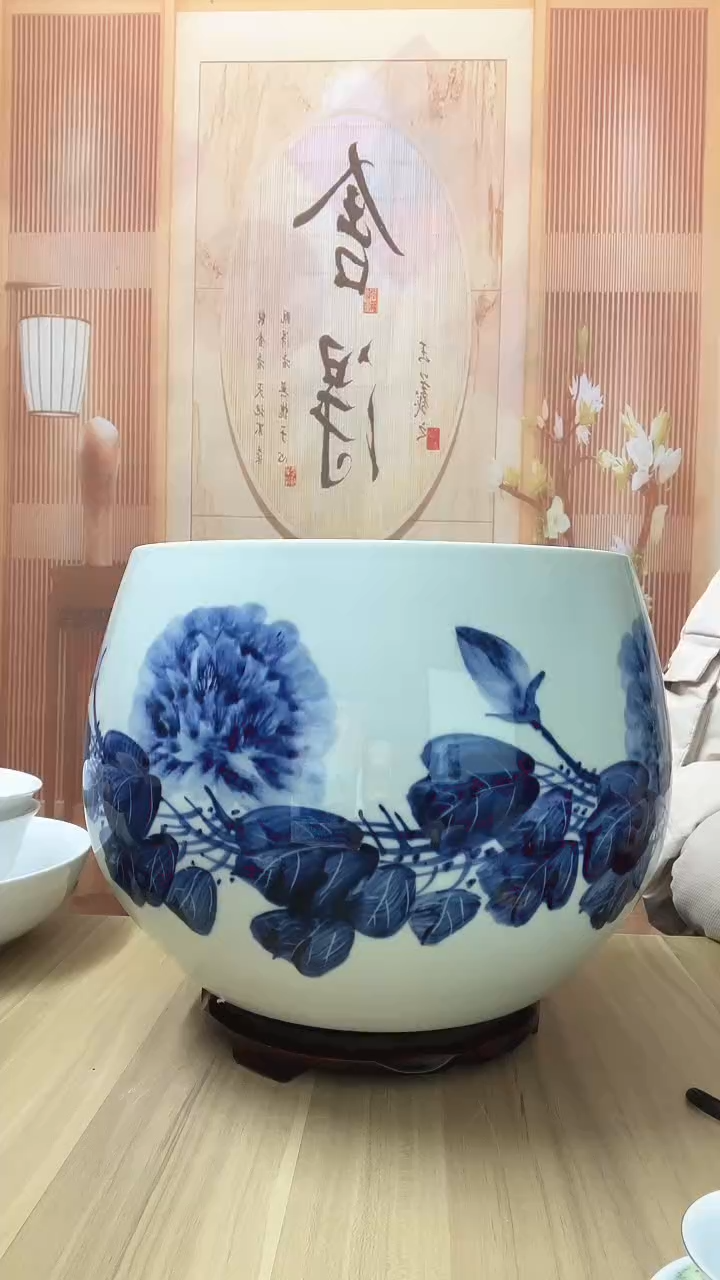 青花手绘牡丹 大缸 1个