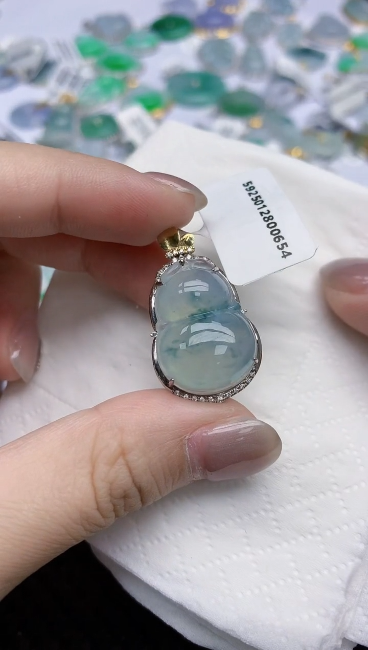 【闪购商品】翡翠颈饰18K金镶嵌天然翡翠A货