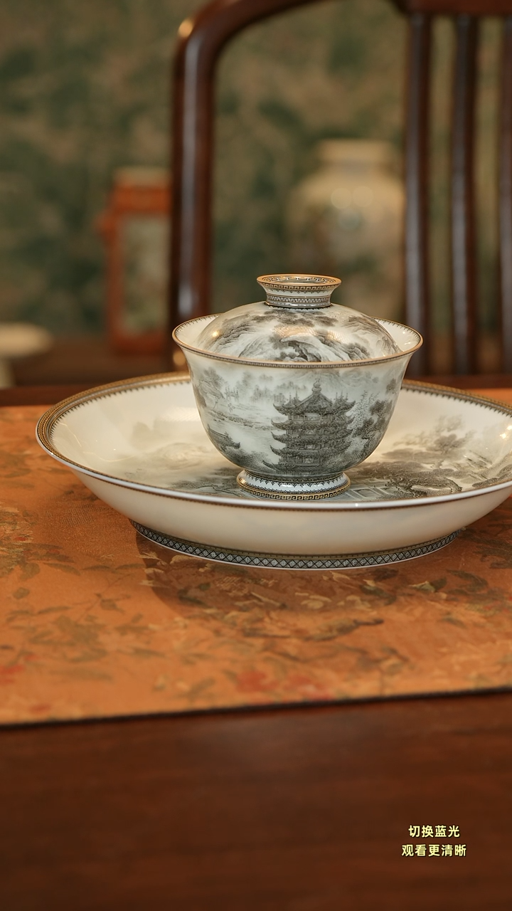 梁*飞手绘墨彩重工重工黄鹤楼三件套（滕王阁壶承）