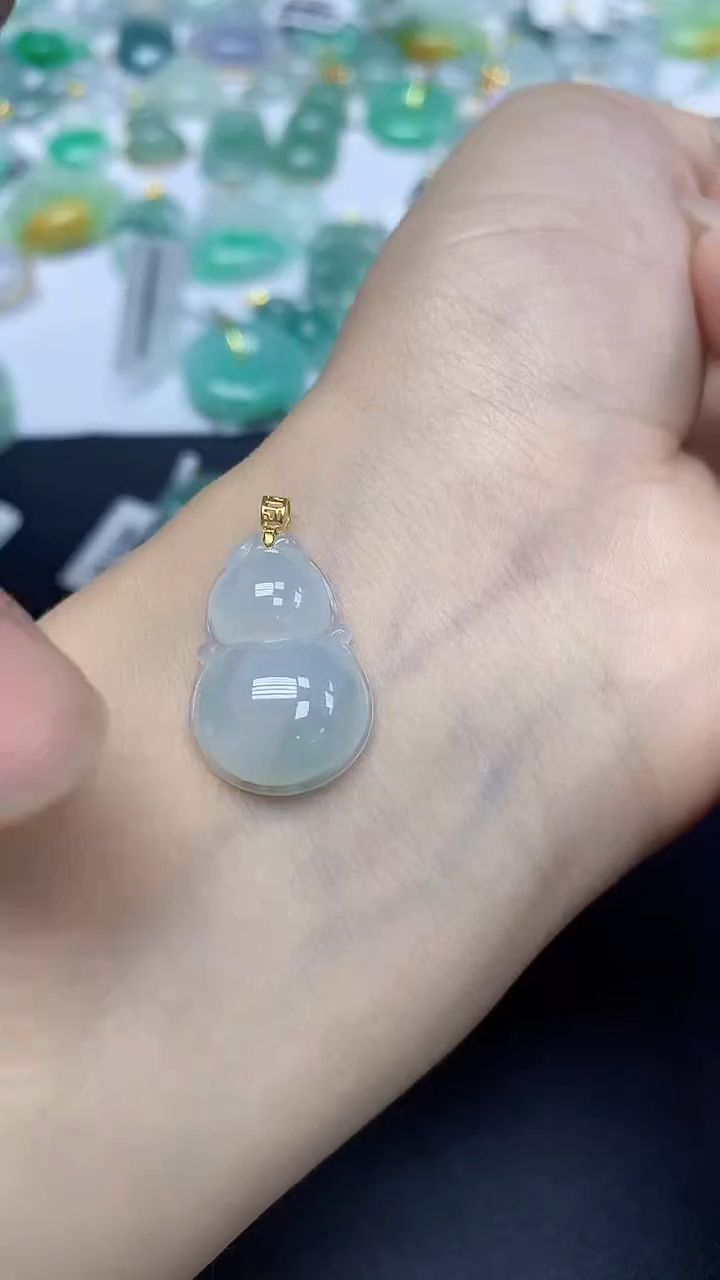 翡翠18K金镶嵌颈饰天然缅甸翡翠A货