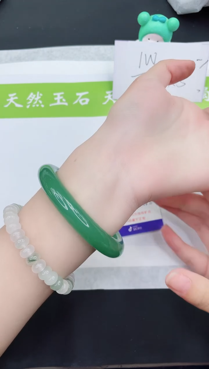 【闪购商品】石英质玉手镯未镶嵌D172-58+