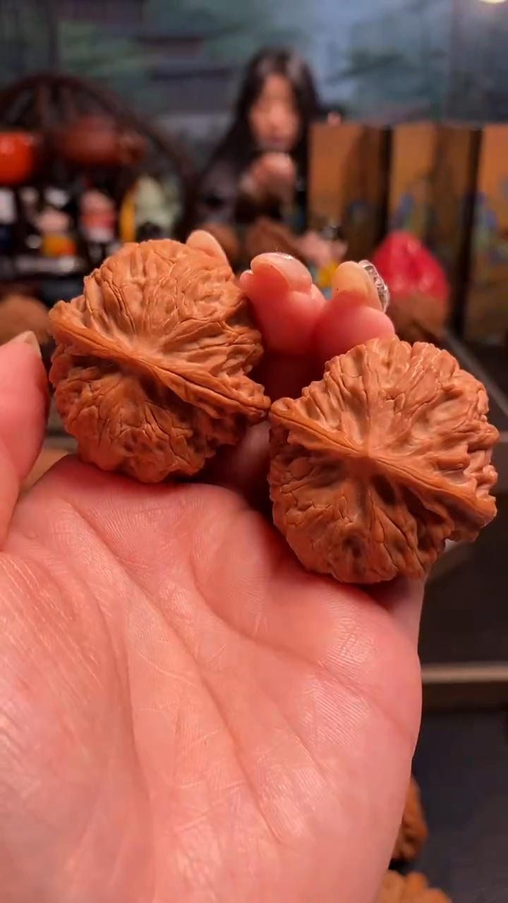 【闪购商品】文玩核桃把件H 718苹果园41尺