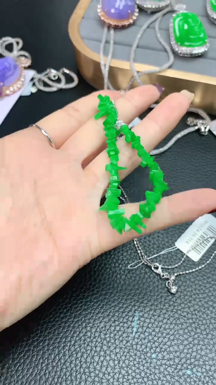 【闪购商品】翡翠颈饰未镶嵌赠礼盒证书