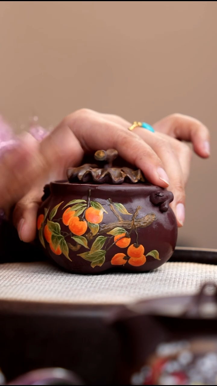 茶壶紫砂紫泥柿子手抓泥绘