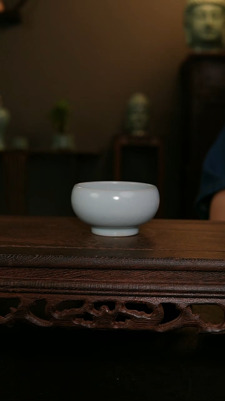 摆件仿古手工月白唇口杯