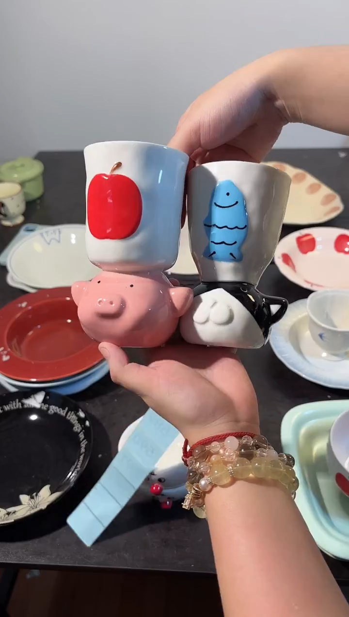 陶直播微瑕粉猪+黑猫手握杯