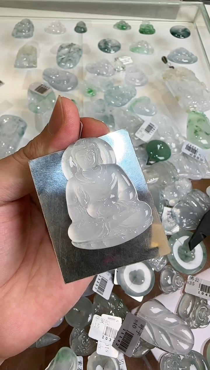 【闪购商品】翡翠未镶嵌吊坠(不含链)··