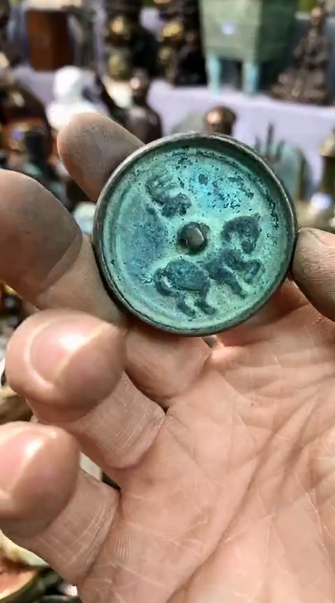 【闪购商品】一物一拍编号马纹小镜