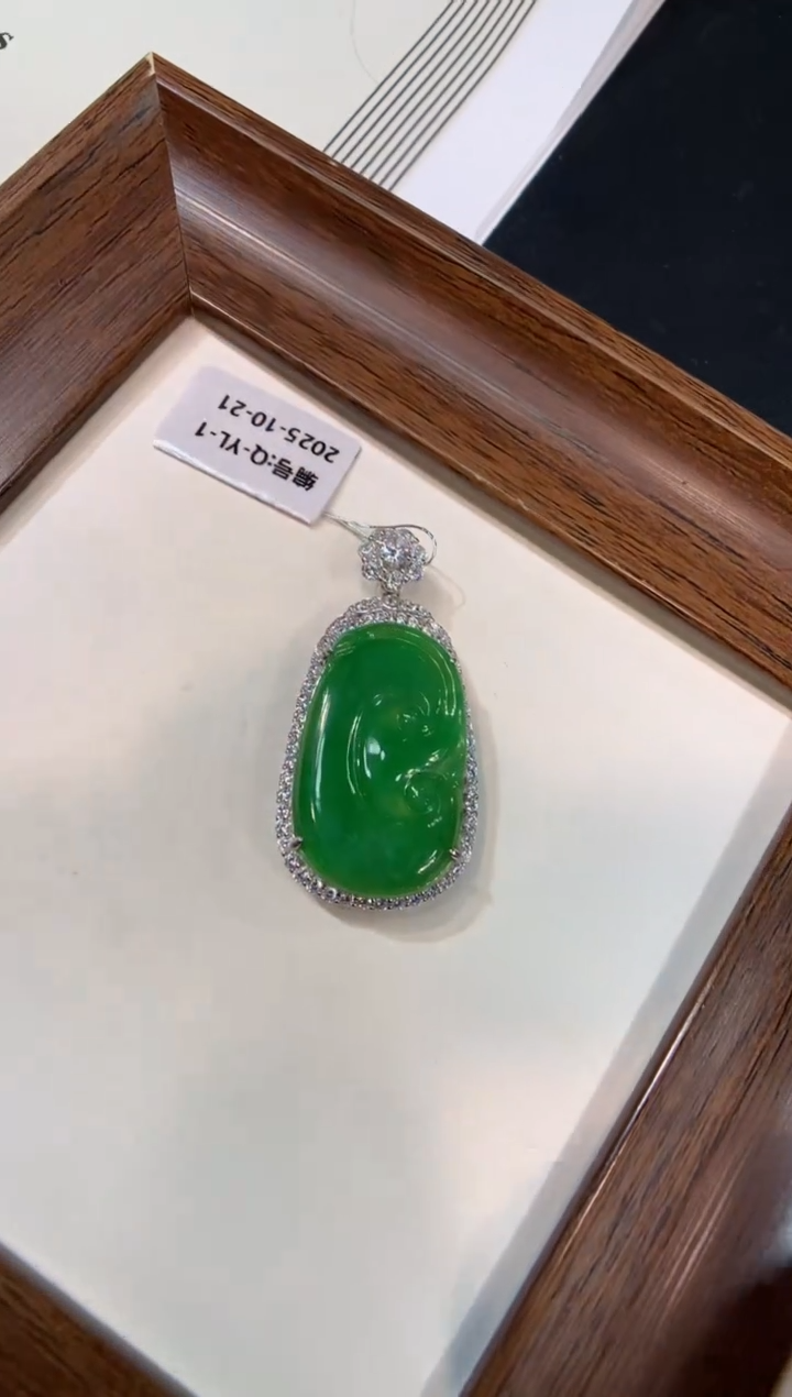 颈饰银S925镶嵌翡翠如意