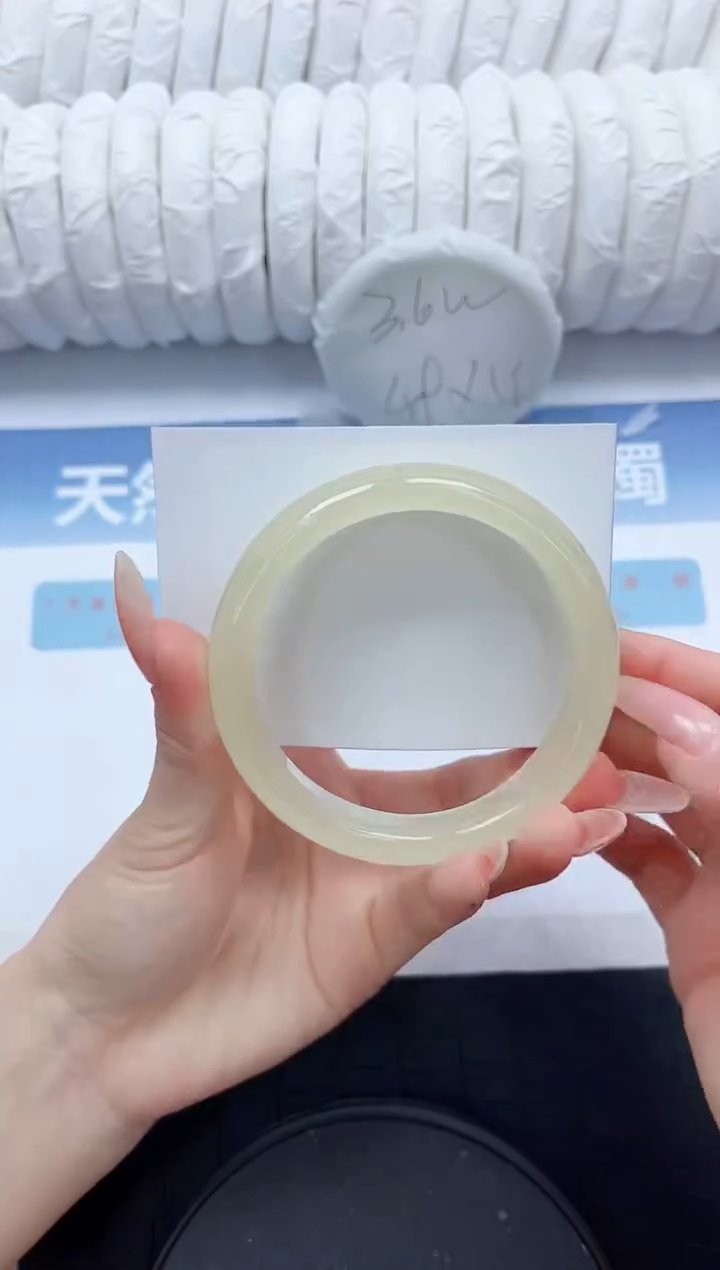 【闪购商品】石英质玉手镯未镶嵌P331-60.4