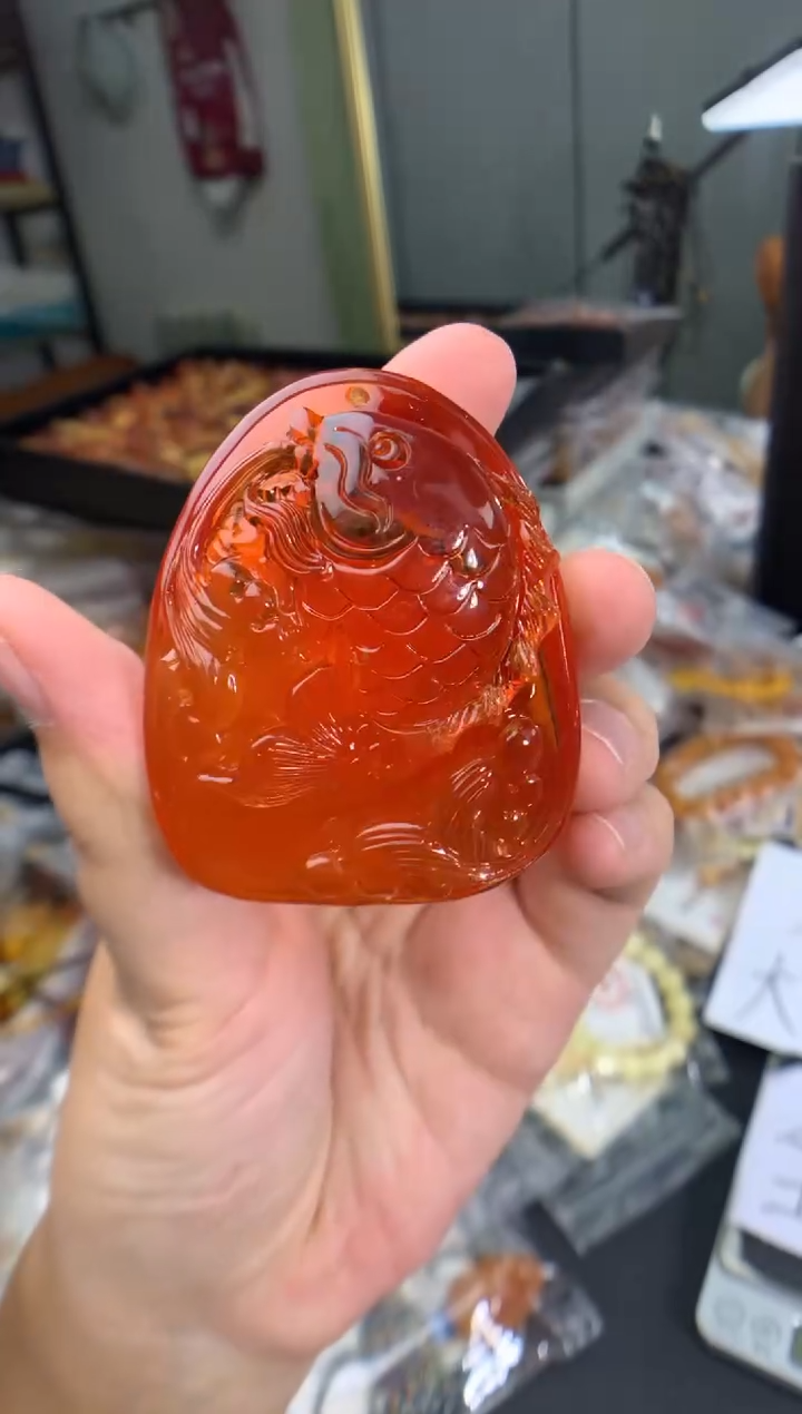 琥珀未镶嵌珠宝奇石1