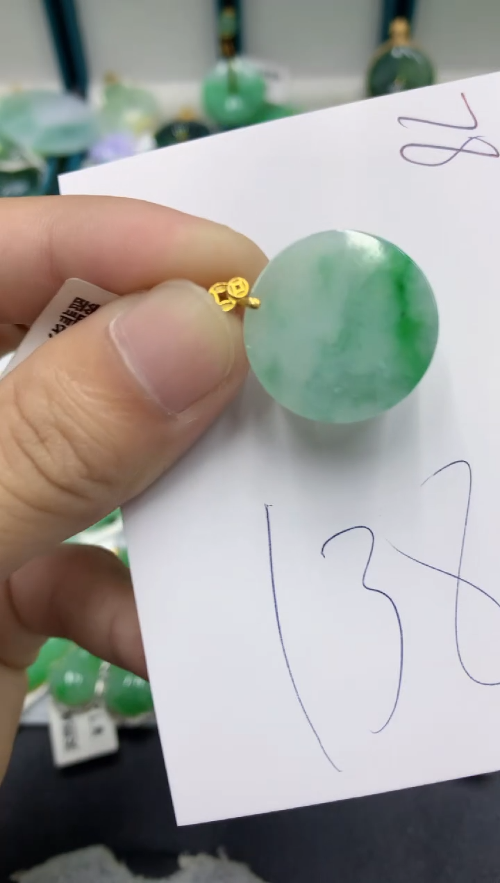 【闪购商品】翡翠颈饰18K金镶嵌翡翠