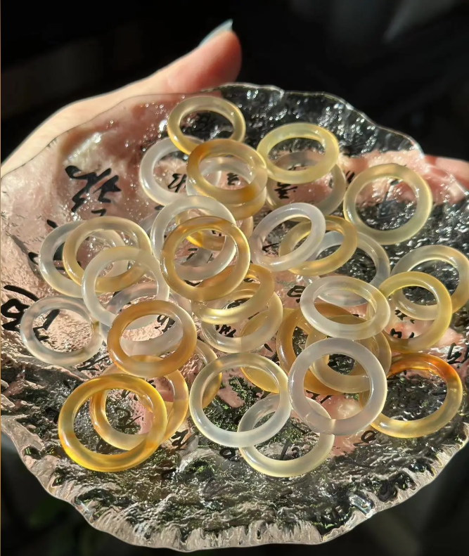 天然玛瑙戒子圈口颜色随机发不指定