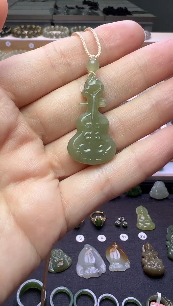 颈饰未镶嵌和田玉182号链接有包容