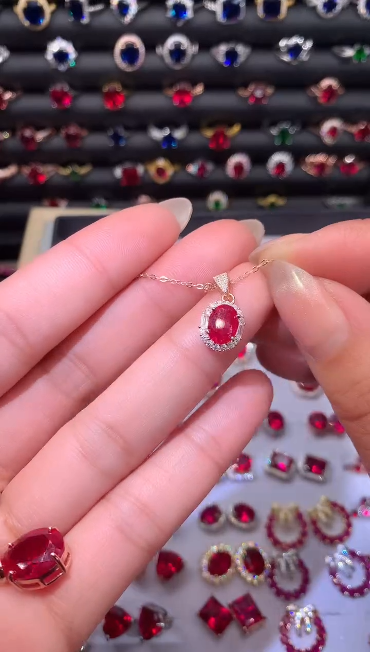 【闪购商品】红宝石吊坠(赠链)银S925镶嵌68